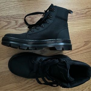 DR MARTENS COMBS LACE UP BOOT